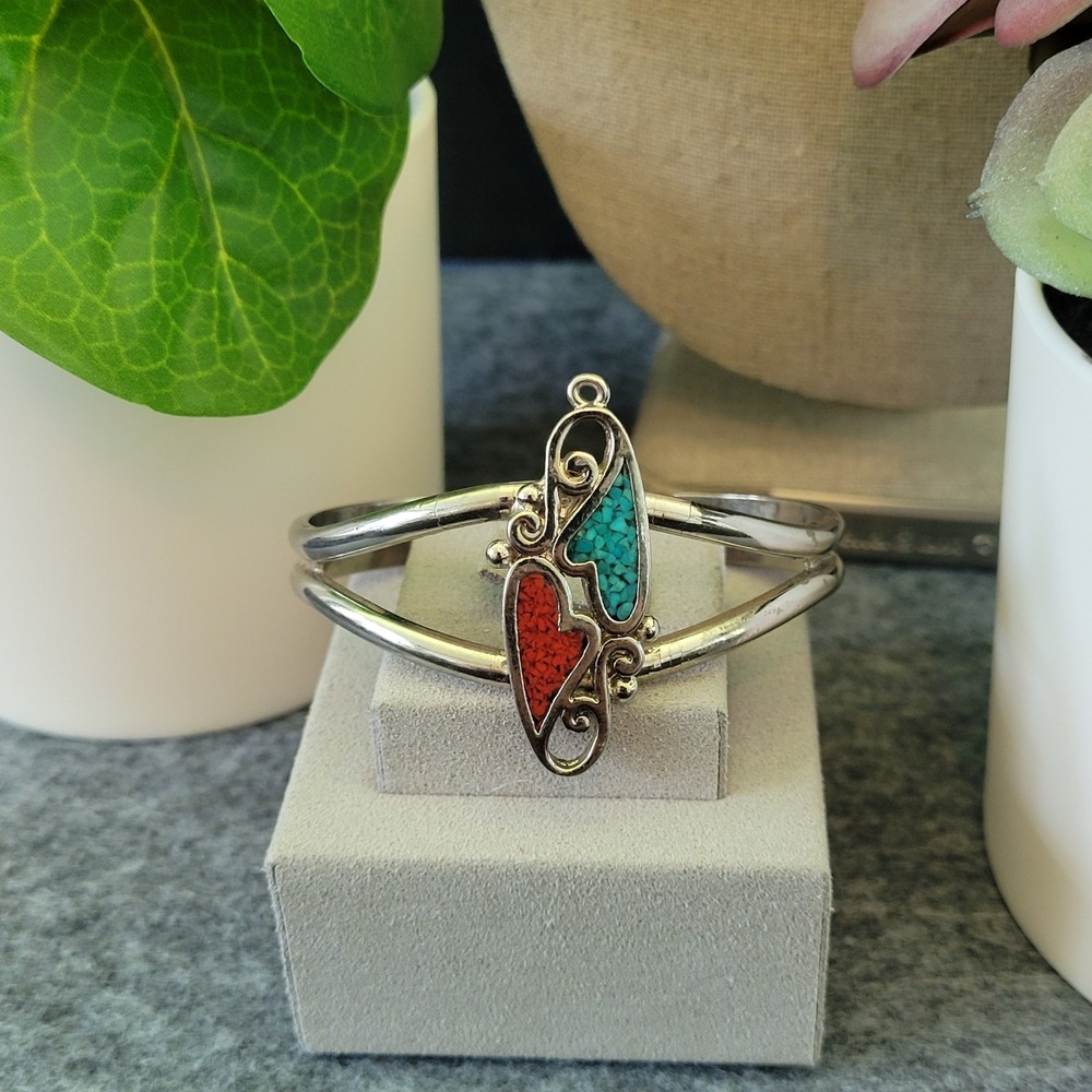 EGE 90 Turquoise Coral Chip Inlay Heart Southwestern Cuff Bracelet 5.75"